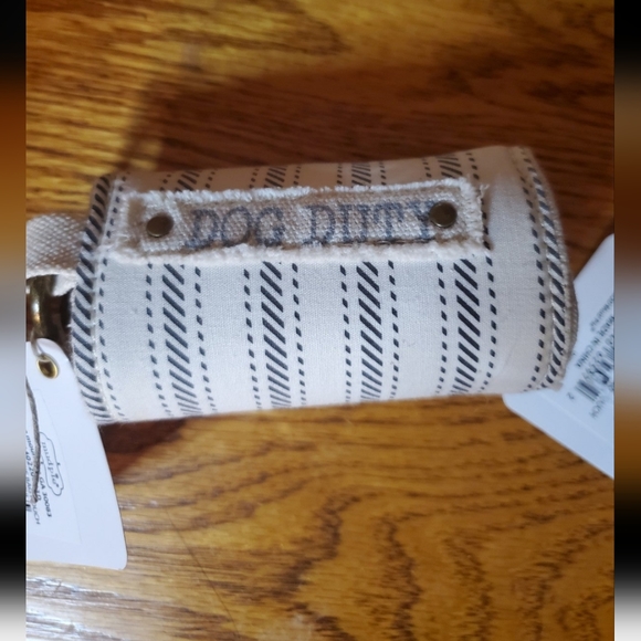 Santa Barbara Design Studio Pet Grooming Set & 2 Mud Pie Waste Bag Pouch… - Picture 6 of 7